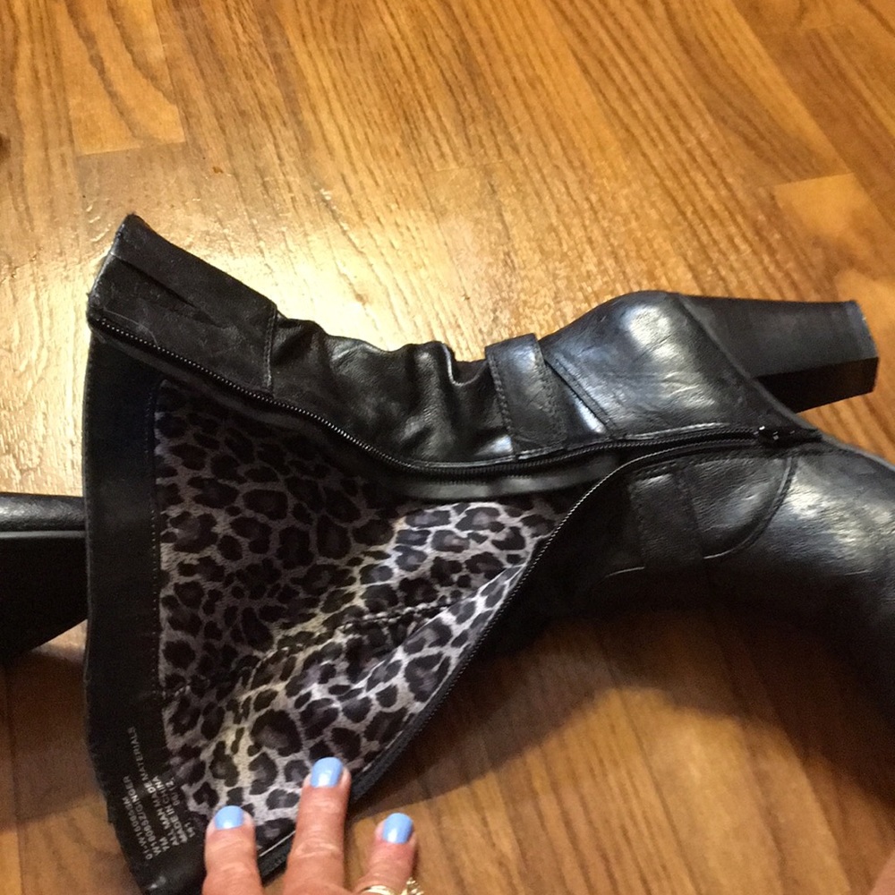 Mid calf boots - Picture 2 of 3